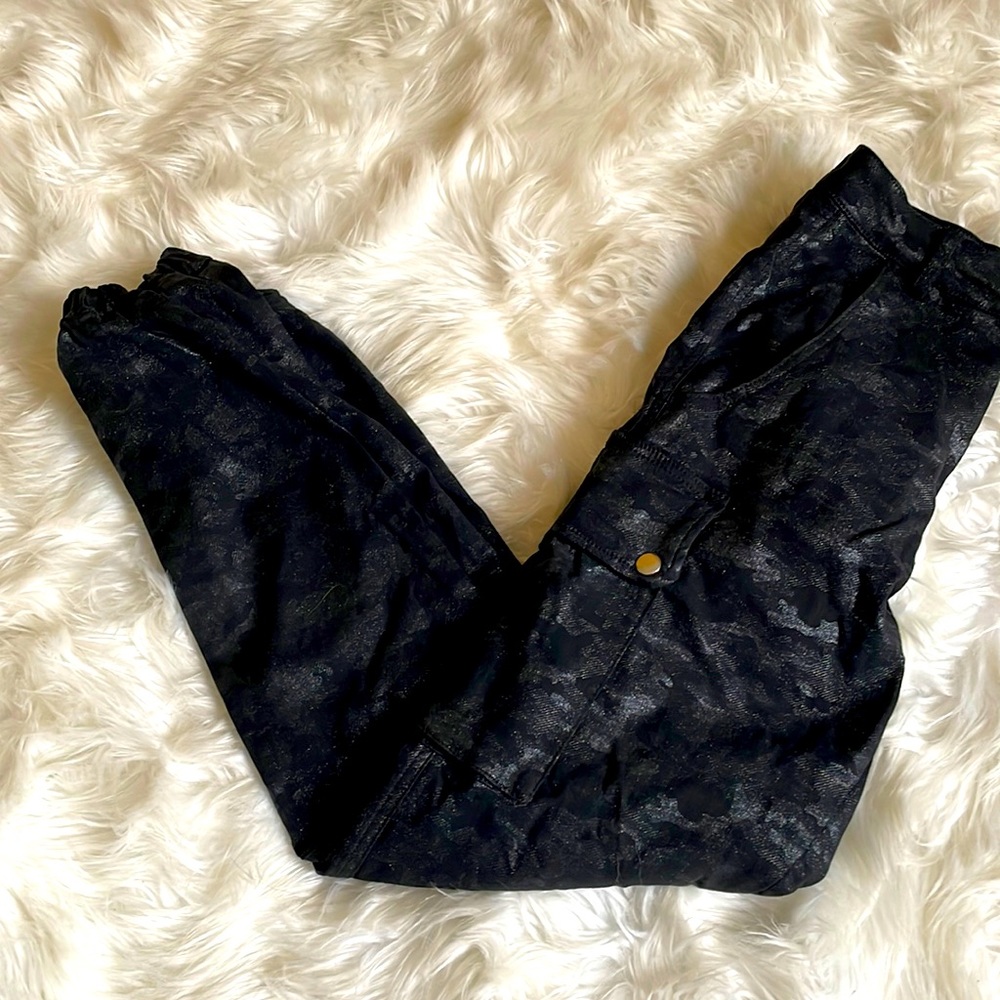 Akira Camo Pants
